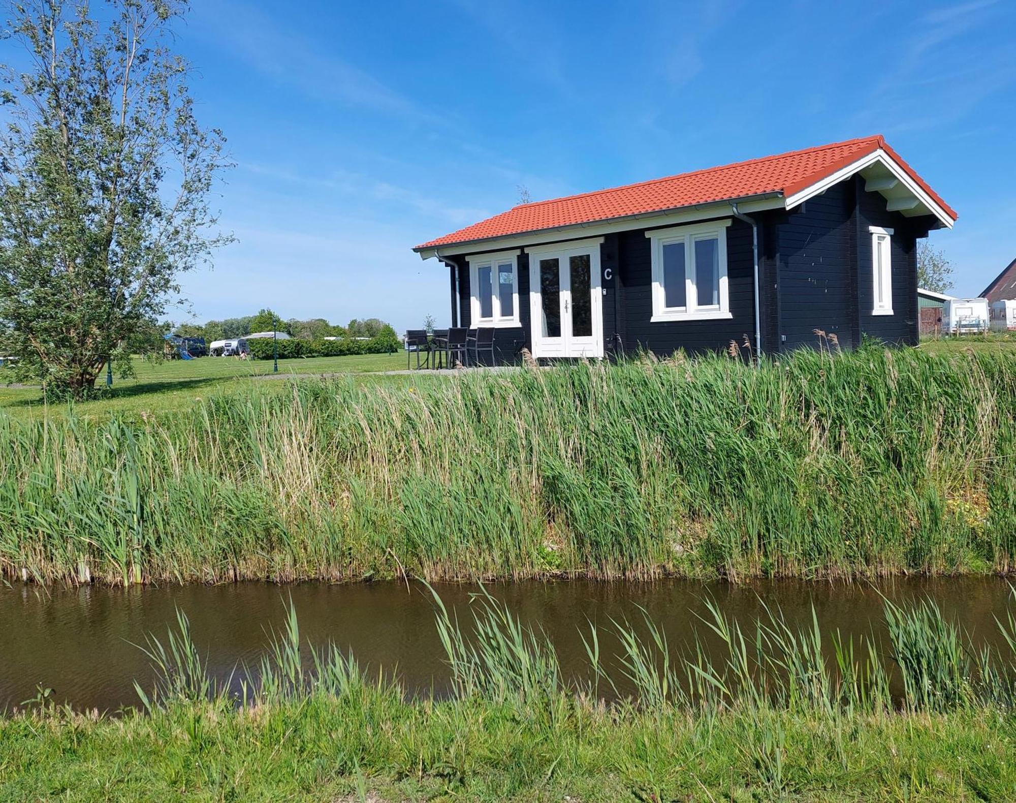 Vakantiehuisje Vlakbij Leeuwarden, Swichumer Pleats Exterior foto